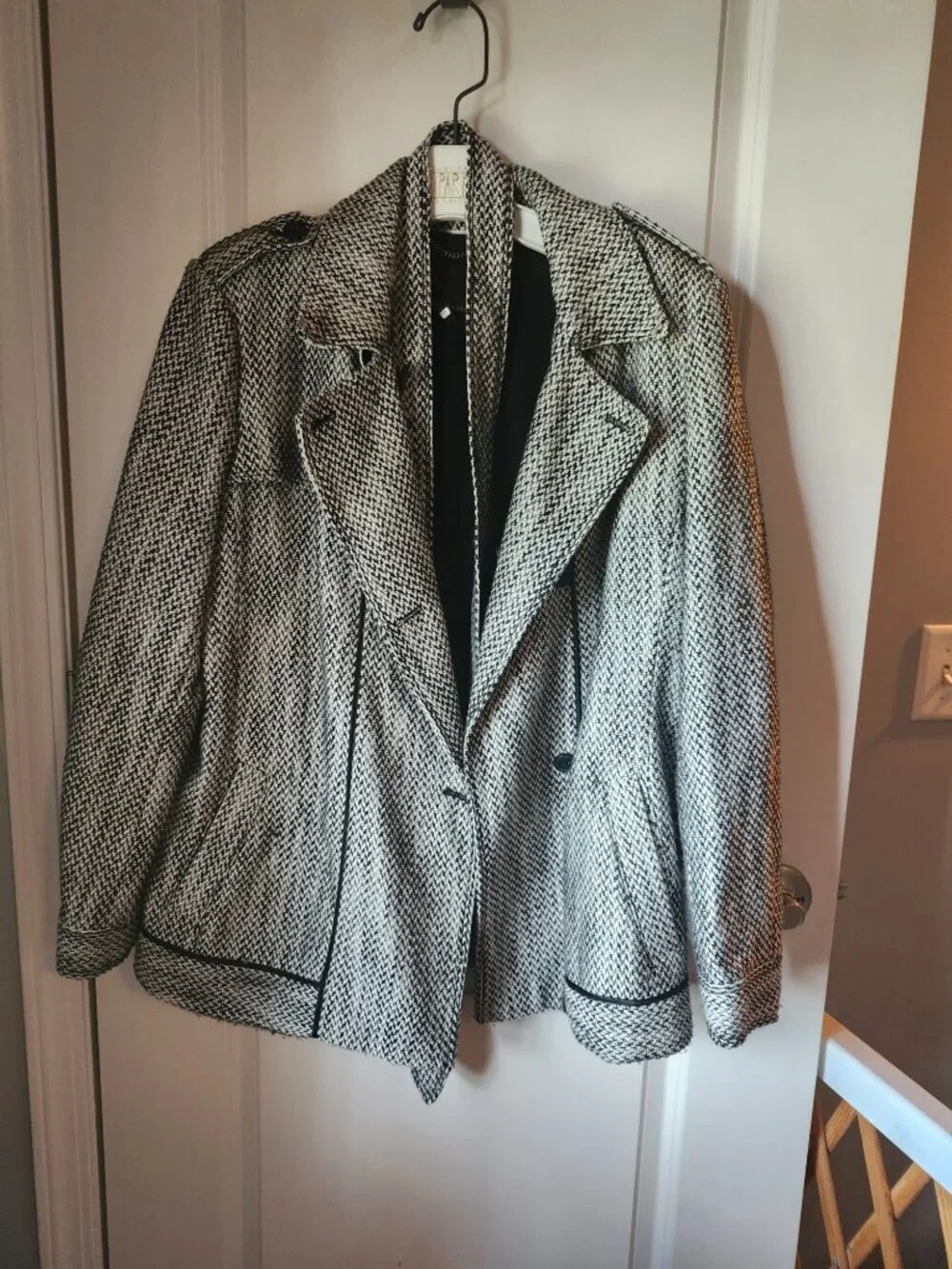 Banana Republic Black & White Classic Wardrobe Belted Trench Coat